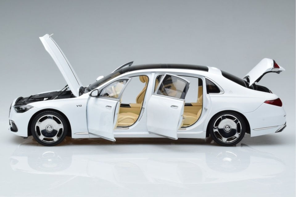 ALMOST REAL MERCEDES MAYBACH S600 2021 1:18
