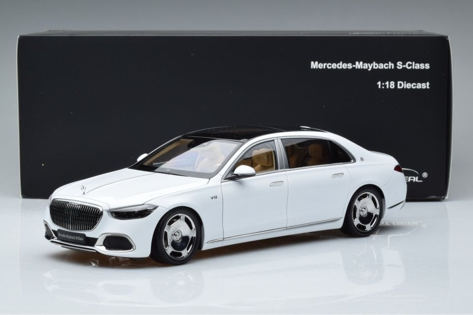 ALMOST REAL MERCEDES MAYBACH S600 2021 1:18 (820116)