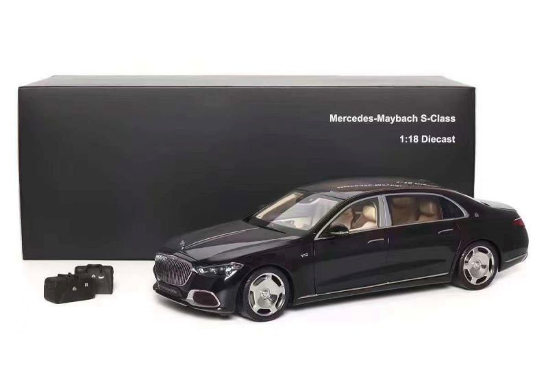 ALMOST REAL MERCEDES MAYBACH S600 V12 2021 1:18 (820115)