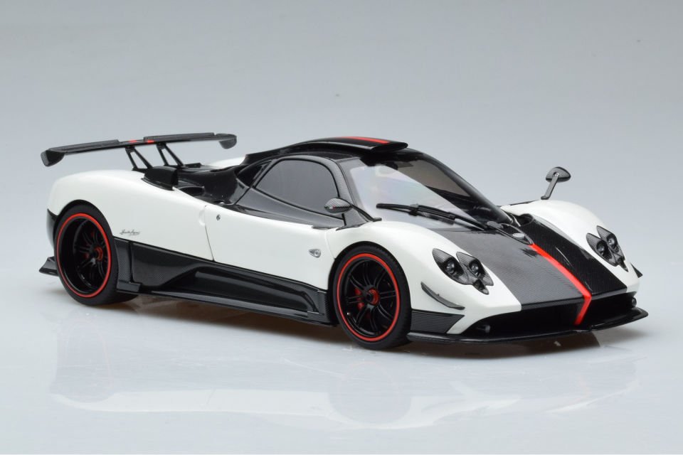 ALMOST REAL PAGANI ZONDA CINQUE 2009 1:18