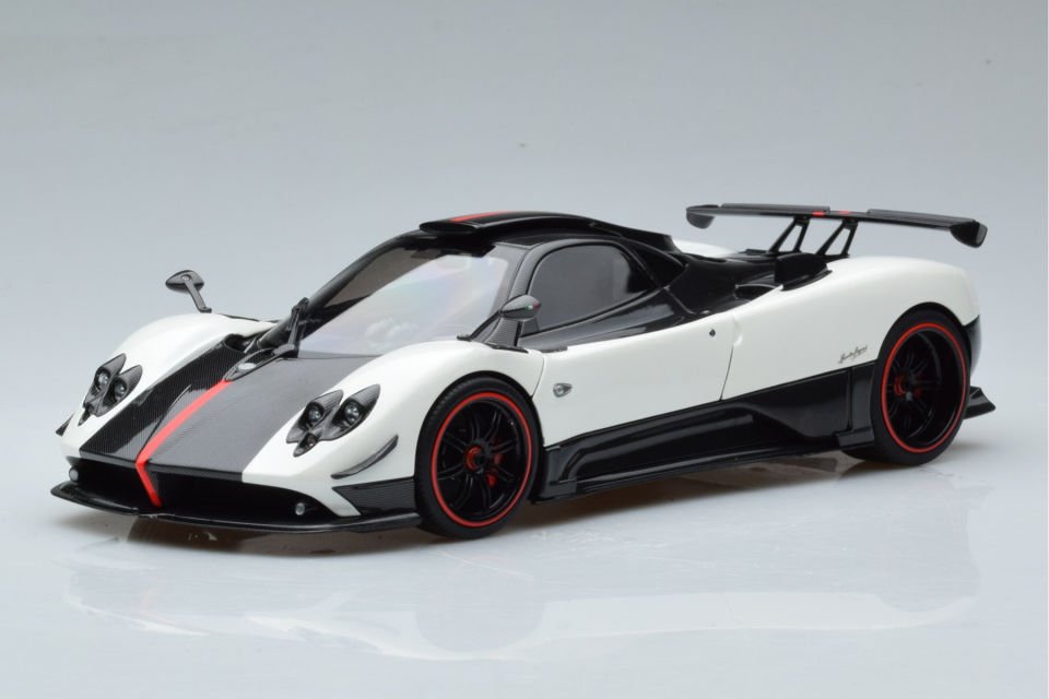 ALMOST REAL PAGANI ZONDA CINQUE 2009 1:18