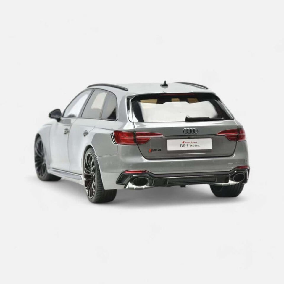 KENGFAİ / KİLO WORKS 1:18 Audi RS4 Avant - 2020