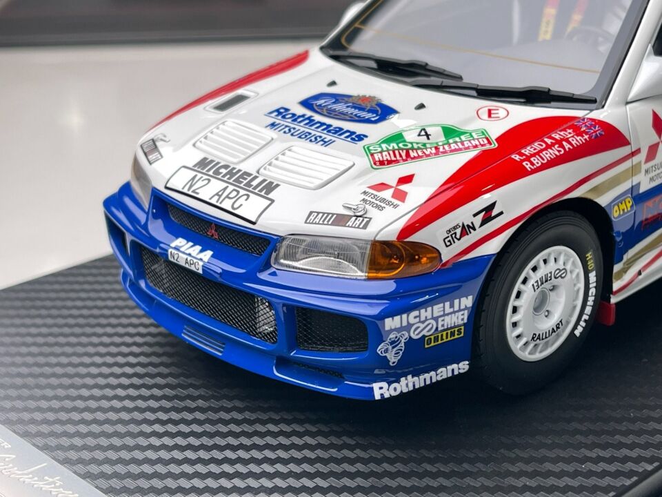 ONE MODEL MITSUBISHI LANCER EVO 3 RALLY VERSION 1:18