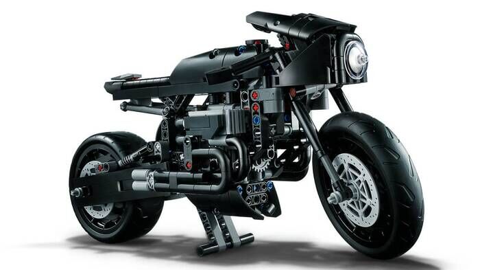 LEGO® Technic BATMAN – BATCYCLE™