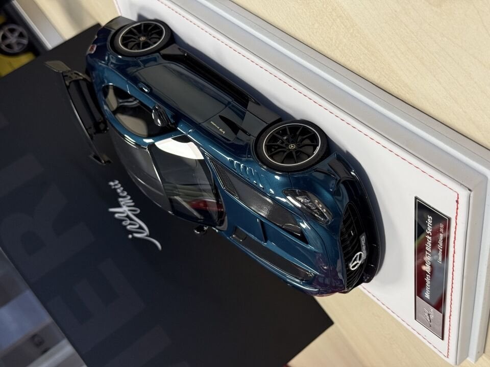IVY MODEL MERCEDES AMG GT BLACK SERIES 1:18