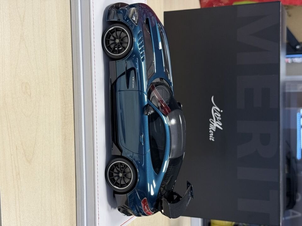 IVY MODEL MERCEDES AMG GT BLACK SERIES 1:18