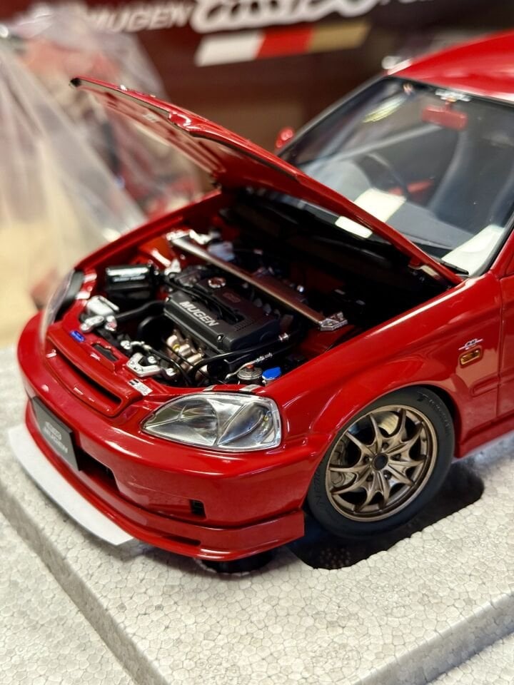 MOTORHELIX 1:18 HONDA CİVİC TYPE R EK9 MUGEN MİLANO