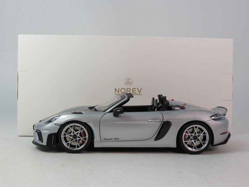 NOREV 1:18 PORSCHE CAYMAN GT4 RS w/Weissach 2023 (187270)