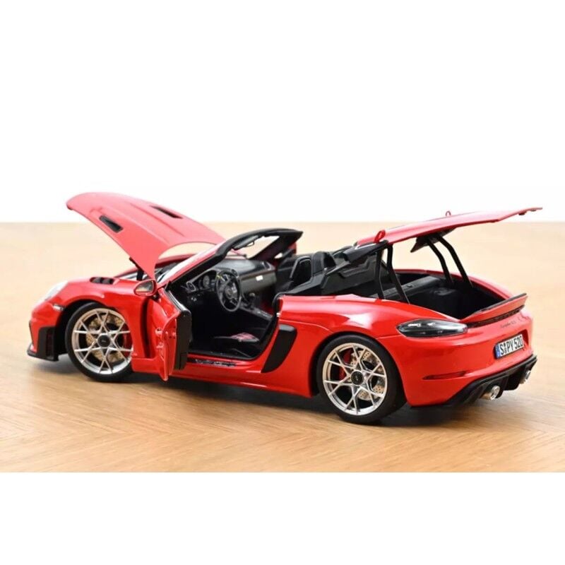 NOREV 1:18 PORSCHE CAYMAN GT4 RS w/Weissach 2023 (187271)
