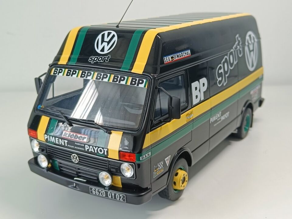OTTO-MOBILE - VOLKSWAGEN - RALLY SET - VOLKSWAGEN LT35 VAN + TRAILER + GOLF GTi 1:18