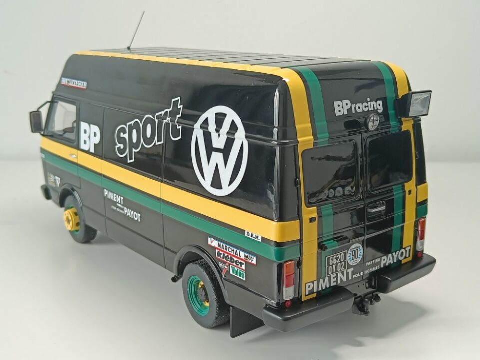 OTTO-MOBILE - VOLKSWAGEN - RALLY SET - VOLKSWAGEN LT35 VAN + TRAILER + GOLF GTi 1:18