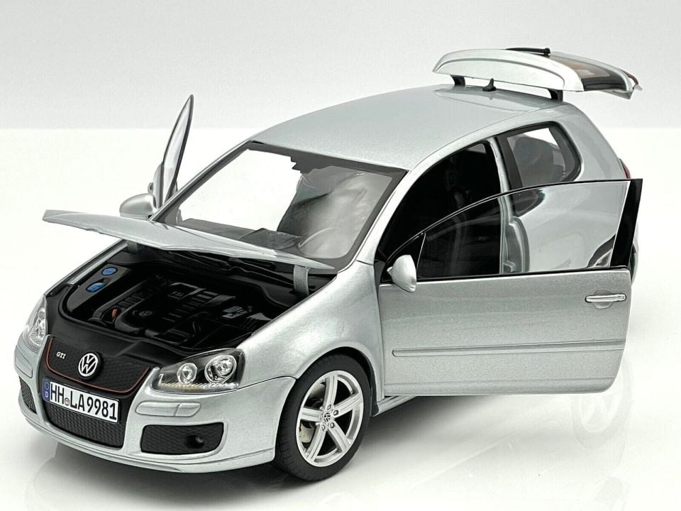 NOREV VOLKSWAGEN GOLF GTI PIRELLI 2007 1:18 (188425)