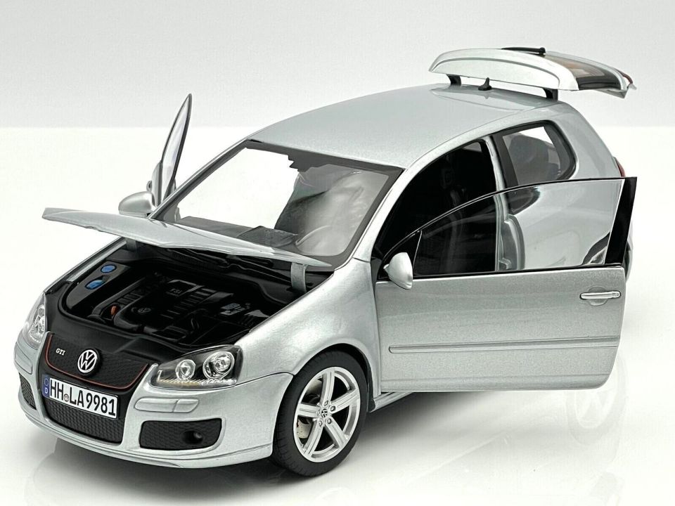 NOREV VOLKSWAGEN GOLF GTI PIRELLI 2007 1:18 (188425)