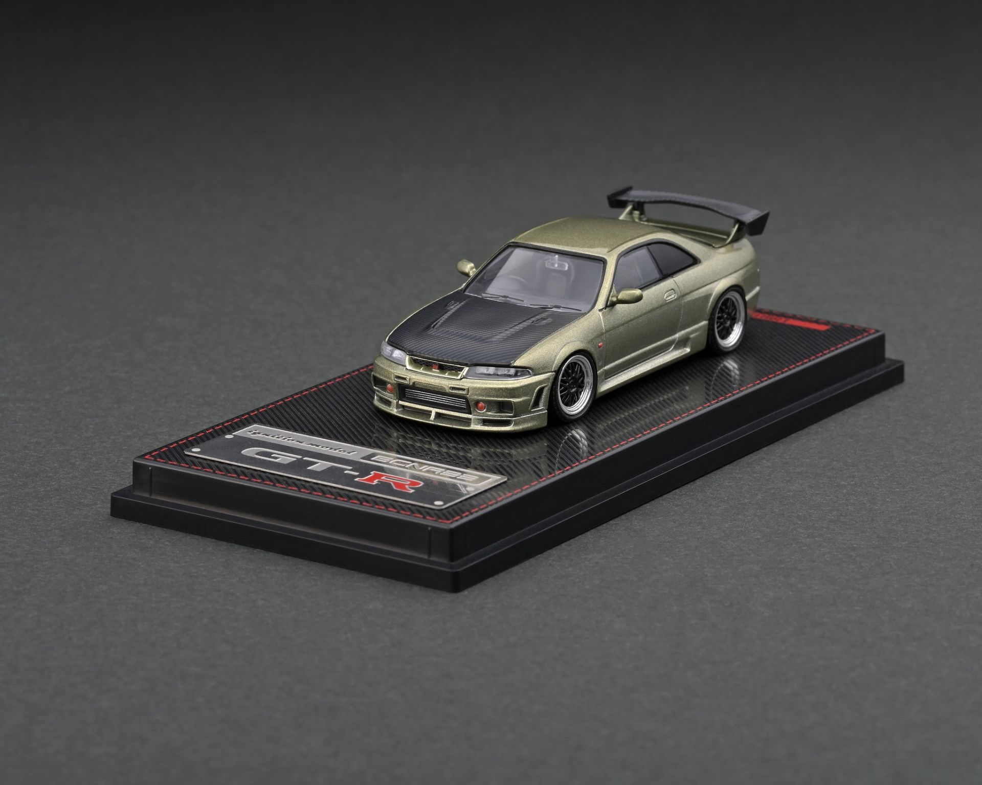 IGNITION MODEL NISMO R33 GT-R (2505) 1:64