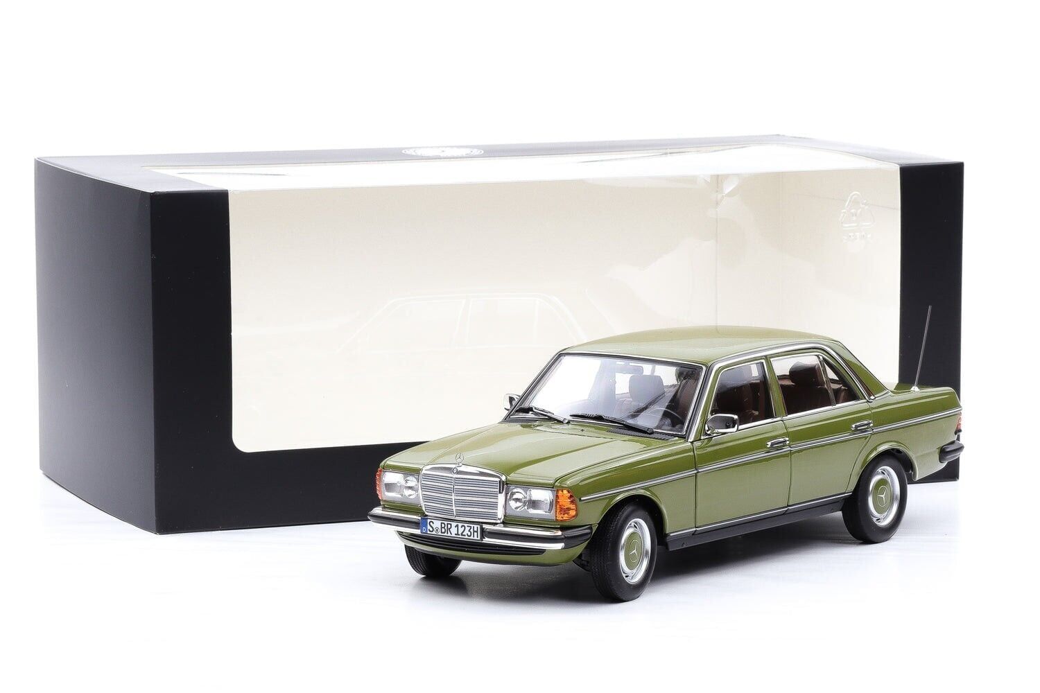 NOREV MERCEDES-BENZ 200 W123 CACTUS GREEN 1:18