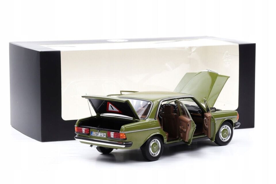 NOREV MERCEDES-BENZ 200 W123 CACTUS GREEN 1:18 (B66040721)