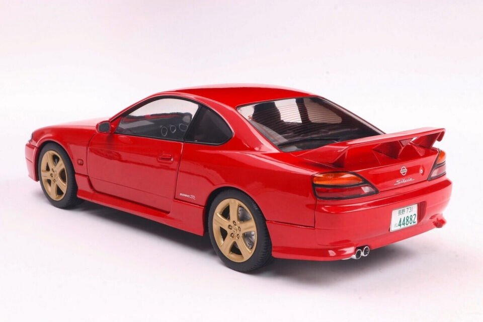 SOLIDO NISSAN SILVIA S15 SPEC-R AERO 1999 1:18 (S1812202)