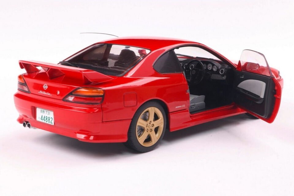 SOLIDO NISSAN SILVIA S15 SPEC-R AERO 1999 1:18 (S1812202)