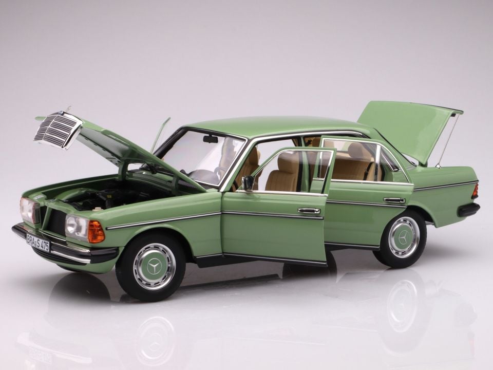 NOREV MERCEDES BENZ 200 W123 LIMOUSINE 1982 1:18 (183796)