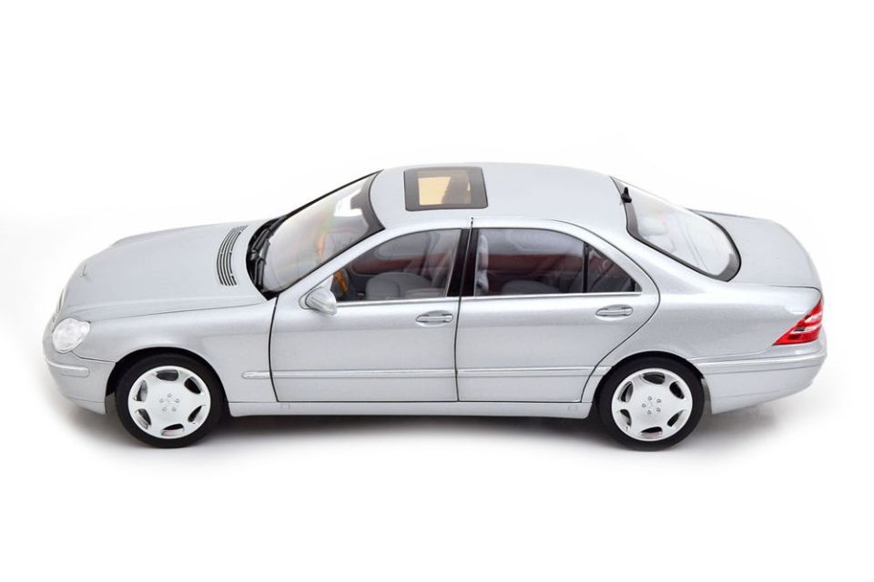 NOREV MERCEDES BENZ S600 1988 1:18