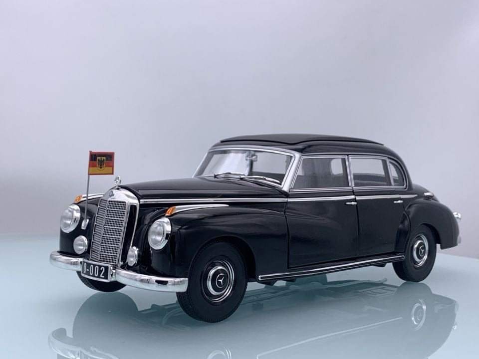 NOREV MERCEDES BENZ 300 W186 1955 1:18 (183707)