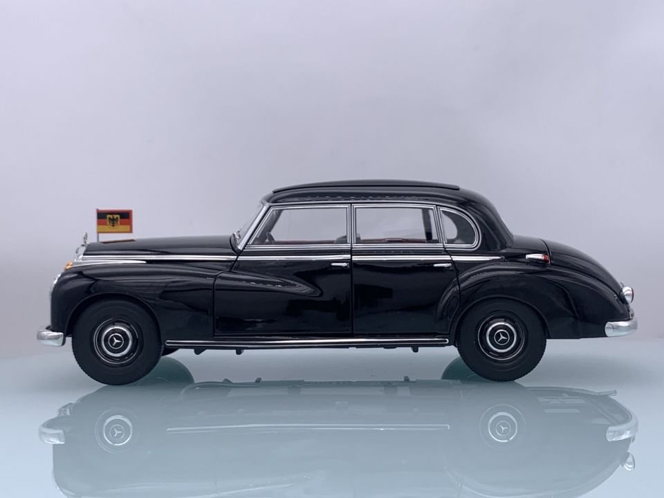 NOREV MERCEDES BENZ 300 W186 1955 1:18 (183707)
