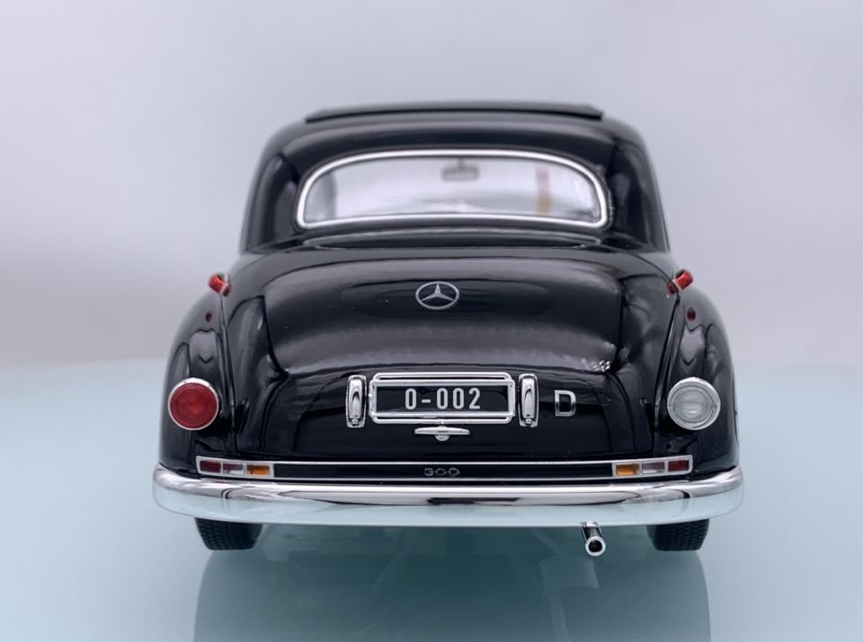 NOREV MERCEDES BENZ 300 W186 1955 1:18 (183707)