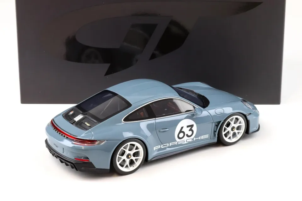 GT SPIRIT PORSCHE 911 COUPE 2024 1:18 (GT491)