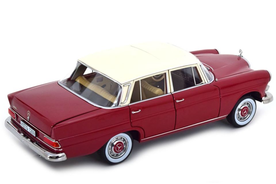NOREV MERCEDES BENZ 200 1966 1:18 (183706)