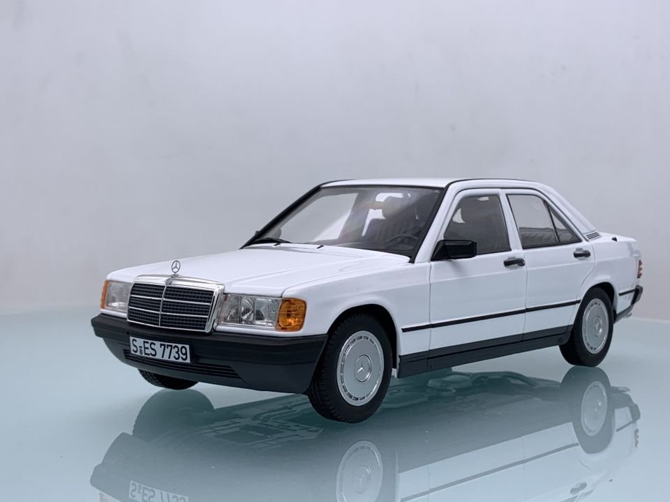 NOREV MERCEDES BENZ 190E W201 1982 1:18
