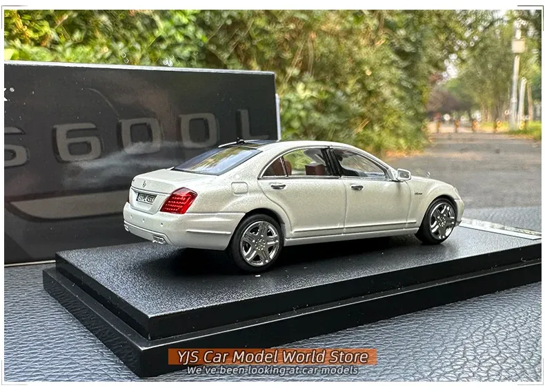MOTORHELİX 1:64 BENZ S-CLASS S600L (W221) WHİTE