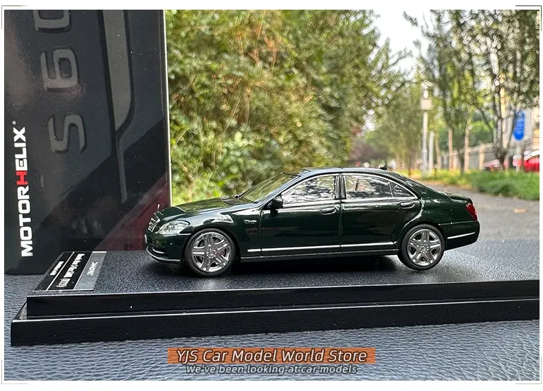 MOTORHELIX 1:64 BENZ S-CLASS S600L (W221) DARK GREEN