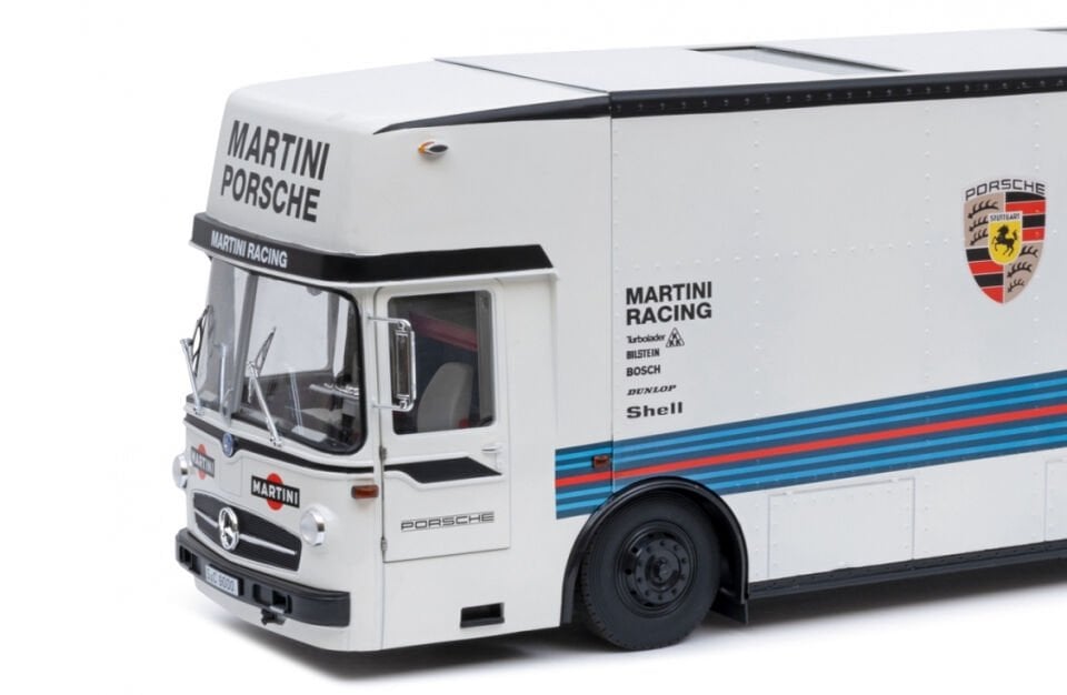 1:18 Mercedes Benz Renntransporter '' Martini Porsche Racing ''