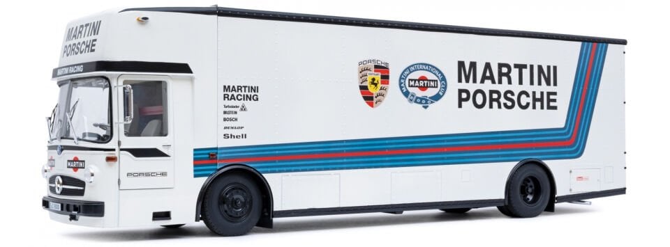 SCHUCO 1:18 Mercedes Benz Renntransporter '' Martini Porsche Racing ''