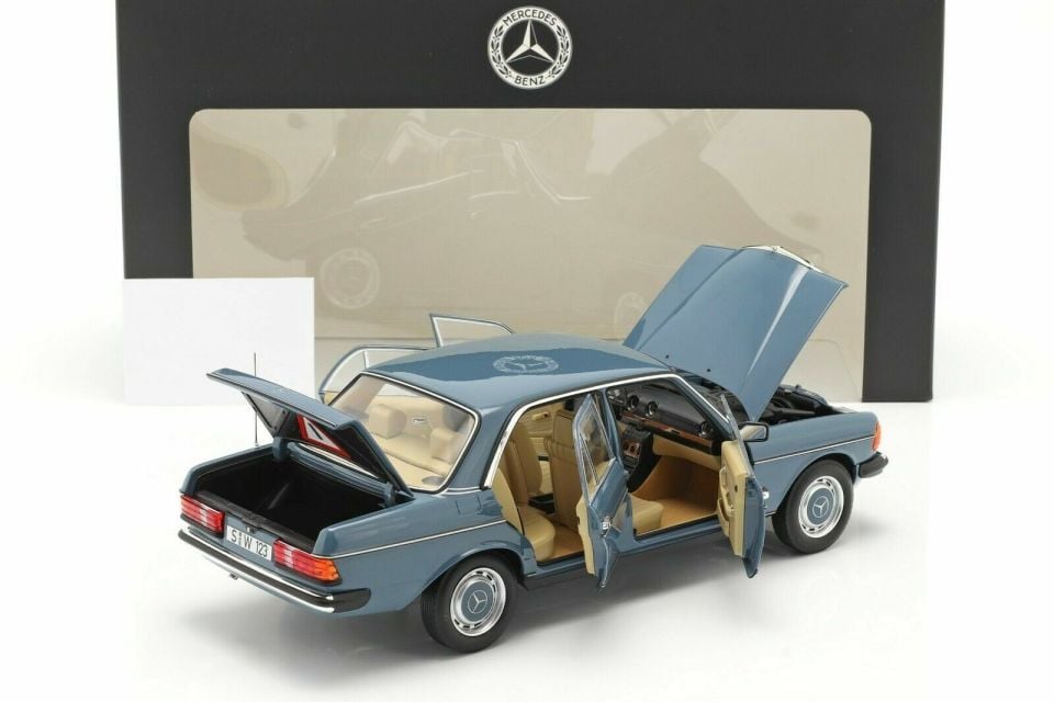 NOREV MERCEDES BENZ 200/8 W115 1968 1:18 (B66040666)