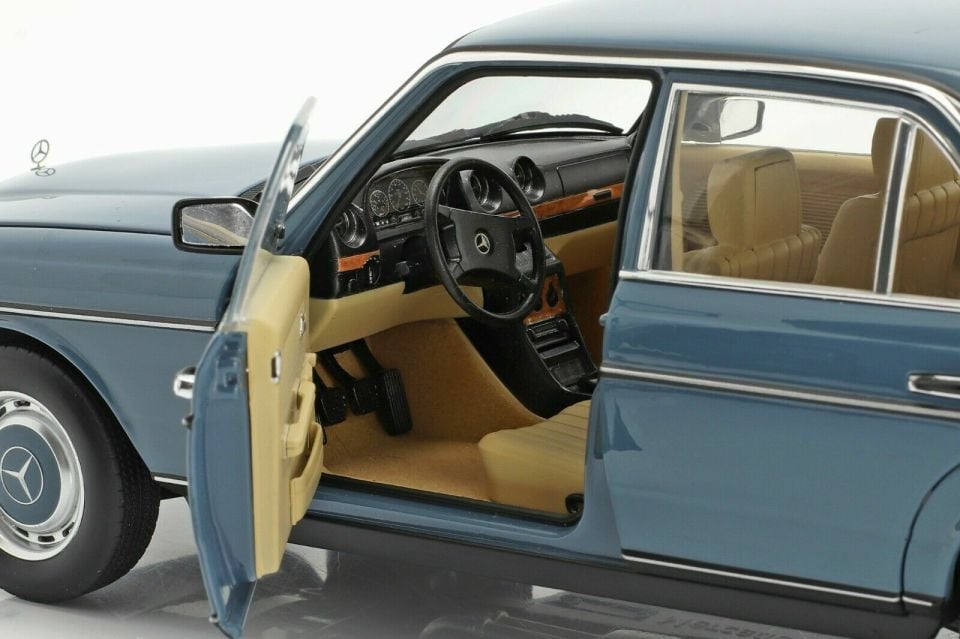 NOREV MERCEDES BENZ 200/8 W115 1968 1:18 (B66040666)