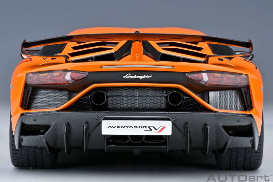AUTOART LAMBORGHINI AVENTADOR SVJ (79218) 1:18