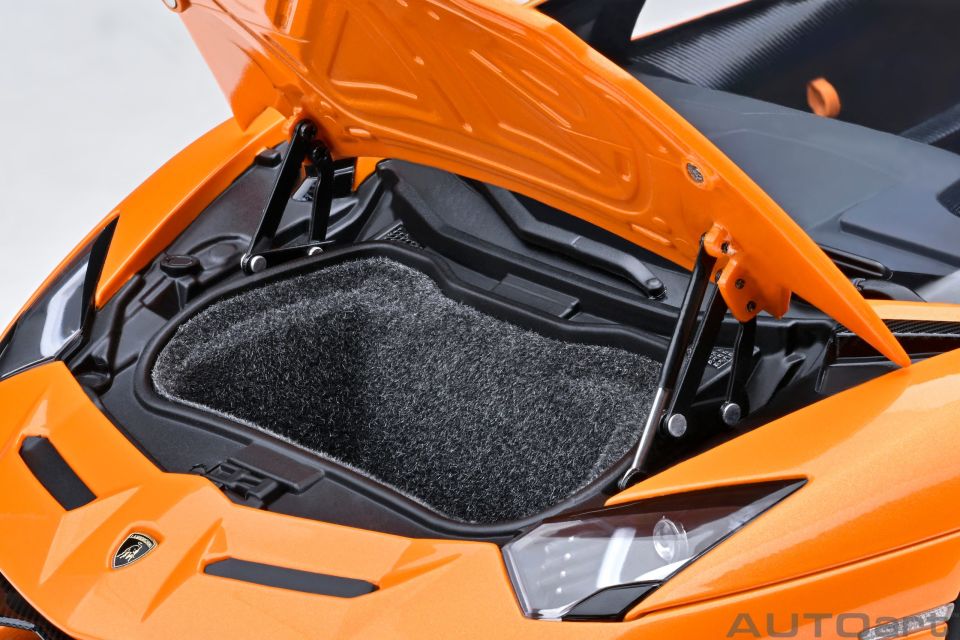 AUTOART LAMBORGHINI AVENTADOR SVJ (79218) 1:18