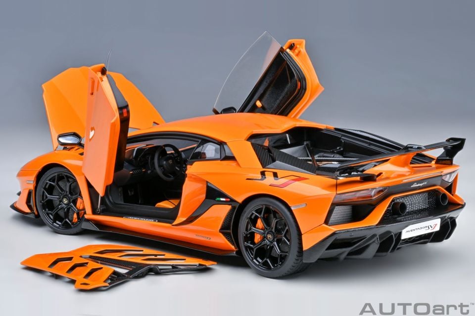 AUTOART LAMBORGHINI AVENTADOR SVJ (79218) 1:18