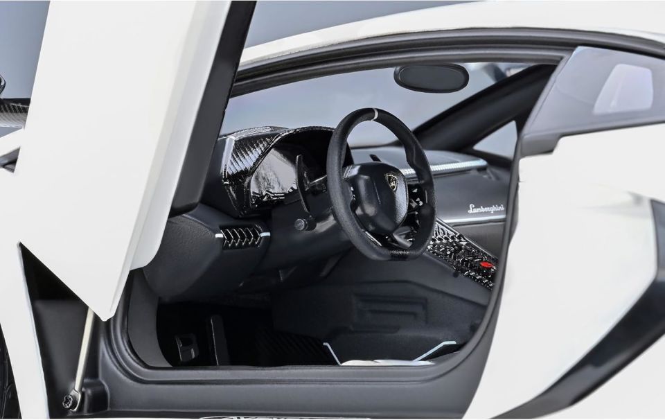 AUTOART LAMBORGHINI AVENTADOR SVJ (79217) 1:18