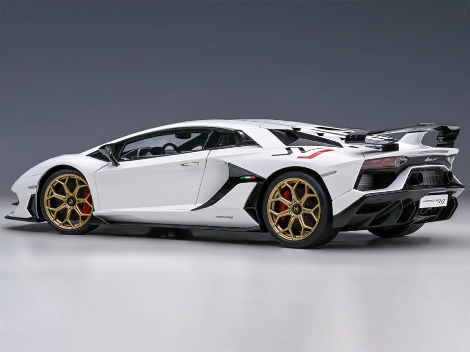 AUTOART LAMBORGHINI AVENTADOR SVJ (79217) 1:18