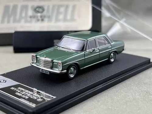 MAXWELL MERCEDES-BENZ W114 (STRICH 8) 1:64