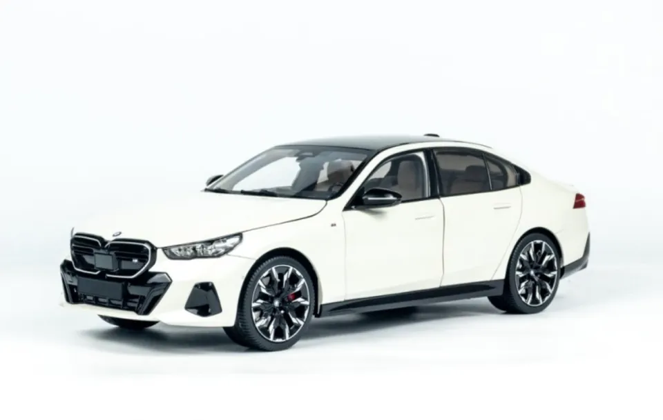 Minichamps 1:18 2023 BMW 5-SERIES i5 (G60)