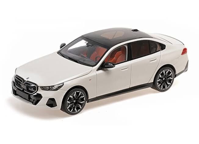 1:18 Minichamps 2023 BMW 5-SERIES i5 (G60)