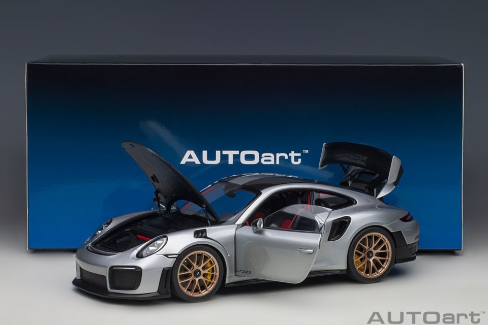 AUTO ART PORSCHE 911 GT2 RS (78174) 1:18