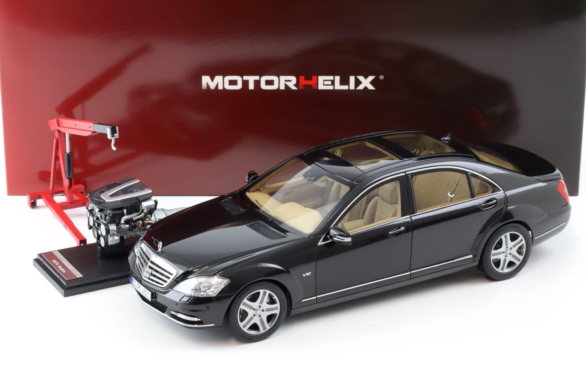 MOTORHELIX MERCEDES-BENZ S-CLASS S600L AMG W221 BLACK POSTED IN 1:18