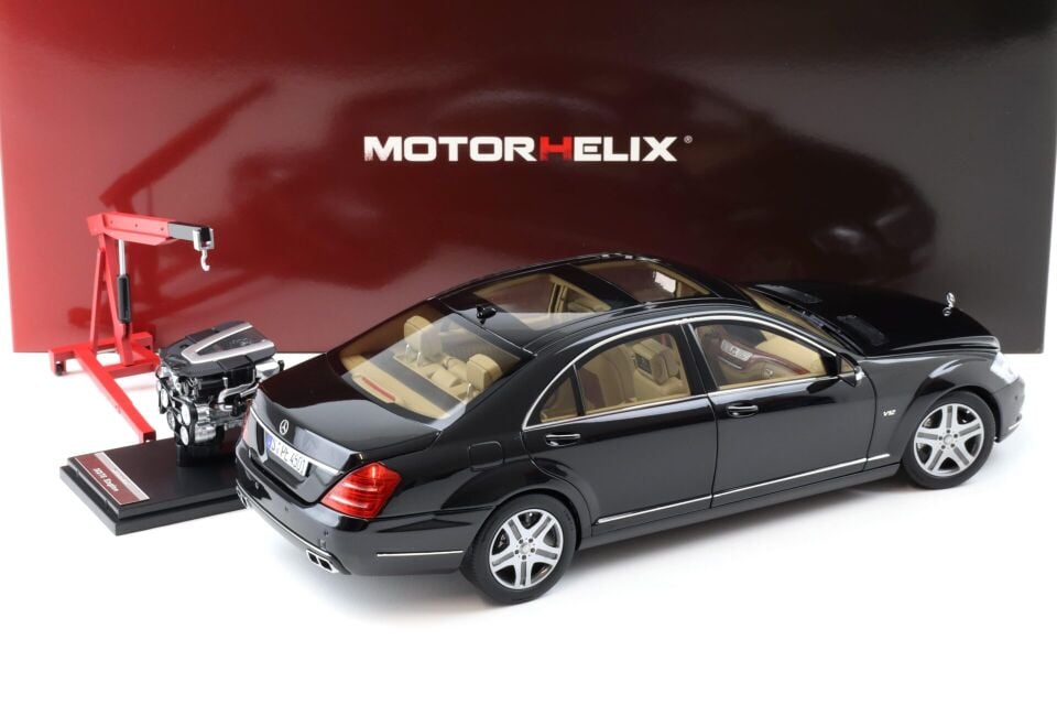 MOTORHELIX MERCEDES-BENZ S-CLASS S600L AMG W221 BLACK POSTED IN 1:18