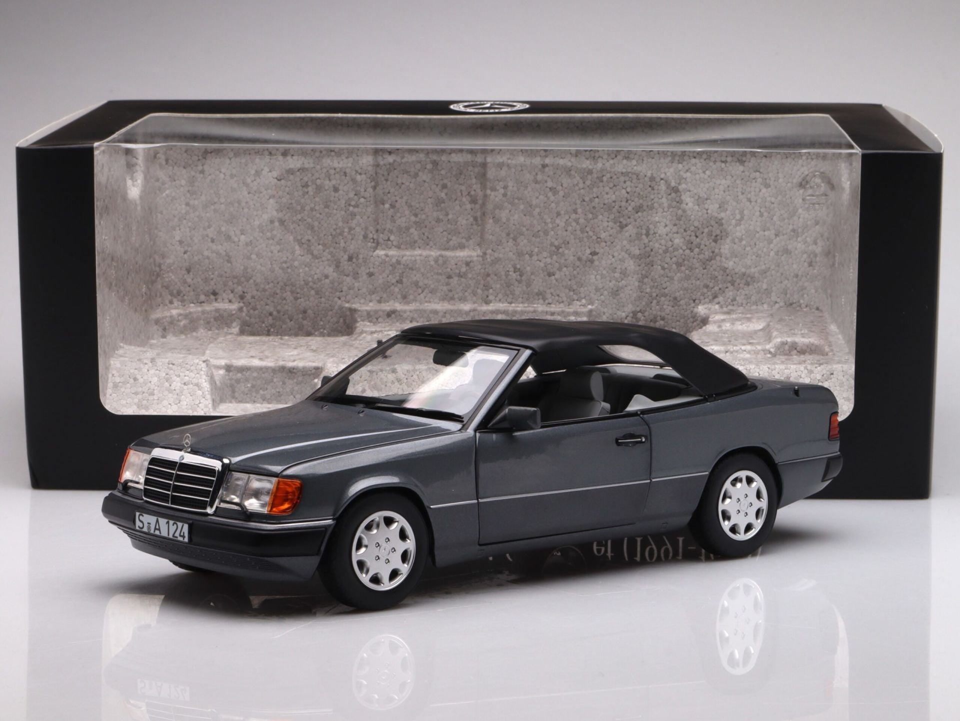 NOREV MERCEDES BENZ 300 CE-24 CABRIO W124 1992 1:18