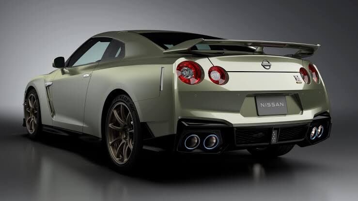 MAKE UP 1:18 Nissan GT-R (R35) Track Edition 2022
