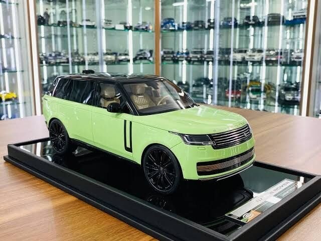 Motorhelix  1/18 Range Rover Autobiography LİMİTED
